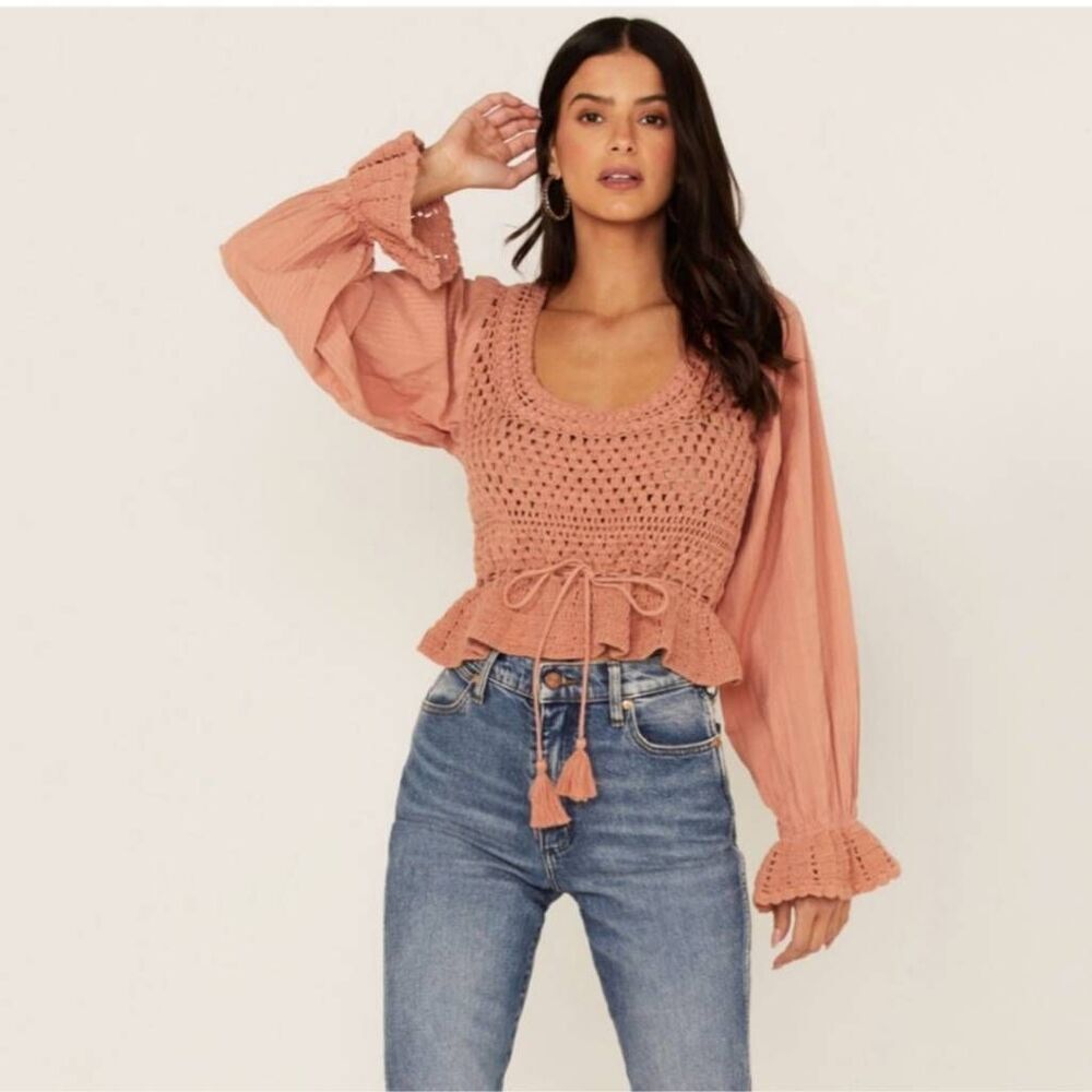 Free People Megan Crochet Open Knit Peplum Puff Sleeve Top Sz XS Coral Sands - Picture 1 of 7